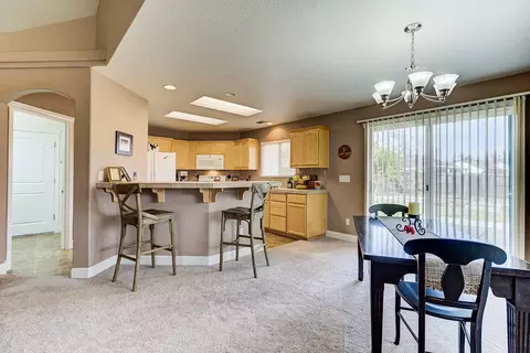 2740 Gemstone Ct, Redding, CA 96001 photo 7