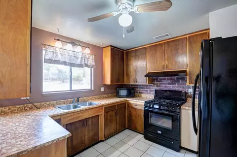 1442 Hemlock Ave, Anderson, CA 96007 photo 9