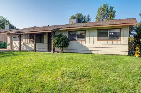 1442 Hemlock Ave, Anderson, CA 96007 photo 3