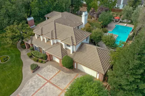 4550 Saratoga Dr, Redding, CA 96002 photo 1