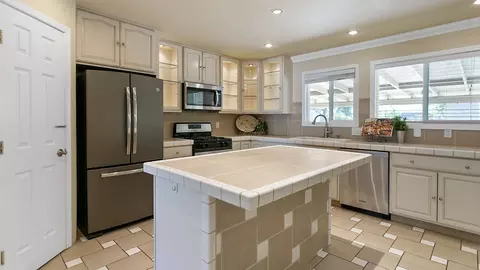 2053 Wilder Dr, Redding, CA 96001 photo 3
