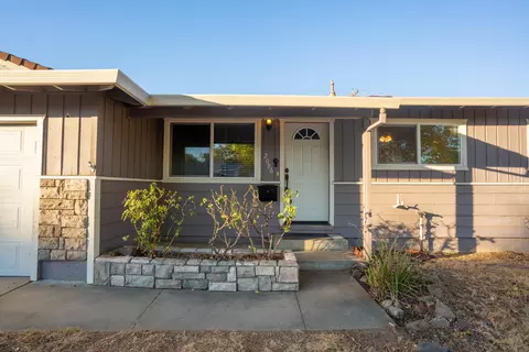 2086 Wilder Dr, Redding, CA 96001 photo 2