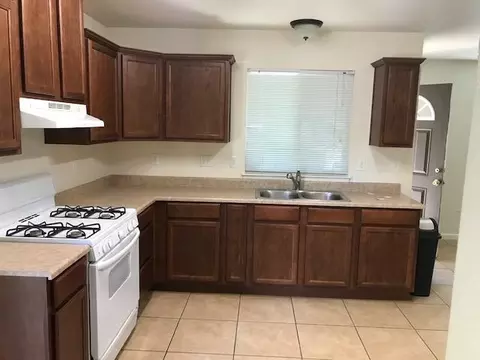 1379 Willis St, Redding, CA 96001 photo 2