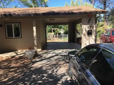1379 Willis St, Redding, CA 96001 photo 9