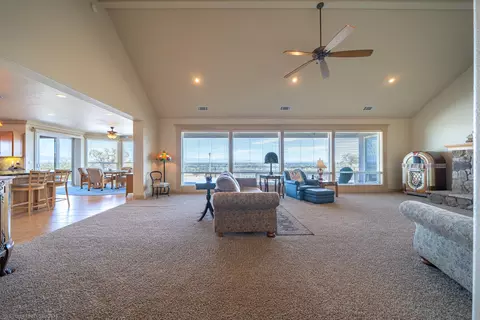 3811 Sea Lavender Ct, Redding, CA 96001 photo 5