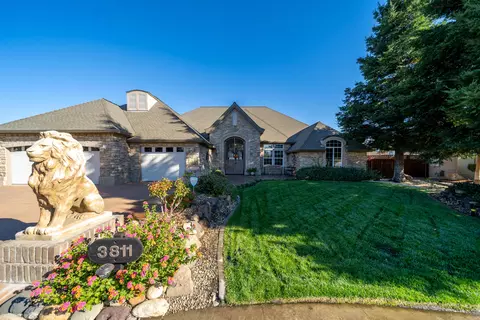 3811 Sea Lavender Ct, Redding, CA 96001 photo 2