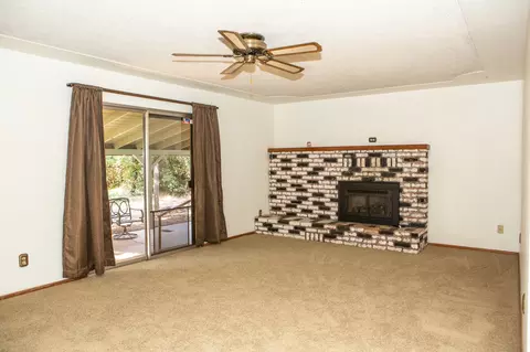1892 Lindeena Ln, Redding, CA 96002 photo 10