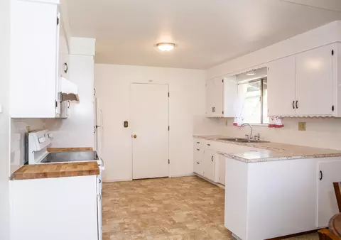 1892 Lindeena Ln, Redding, CA 96002 photo 9