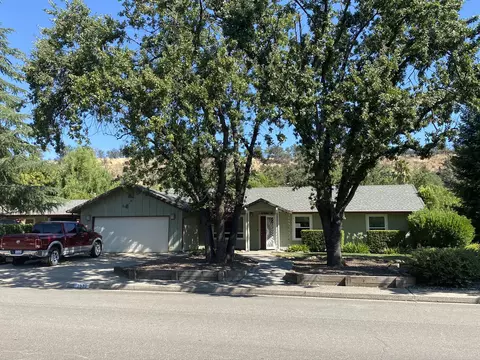 2530 Harlan Dr, Redding, CA 96003 photo 1