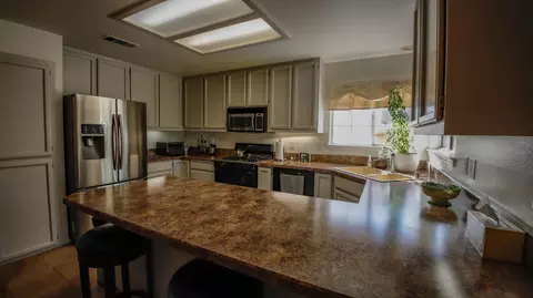 1540 Marigold Way, Redding, CA 96003 photo 12