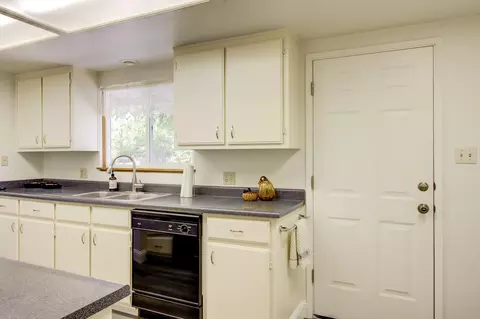2602 Irwin Rd, Redding, CA 96002 photo 10
