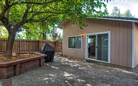 3398 Cessna Dr, Redding, CA 96001 photo 32