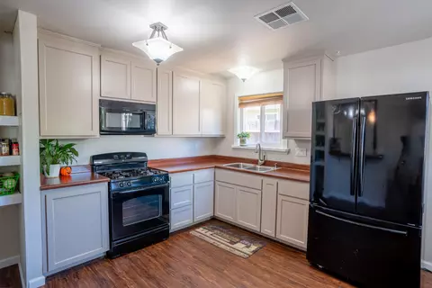 4081 Easter Ave, Redding, CA 96003 photo 8