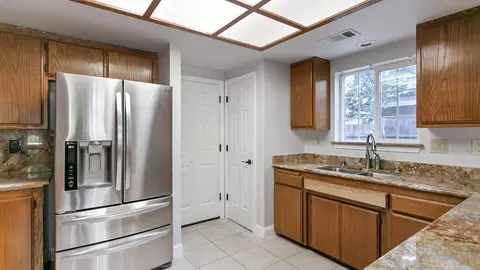 2950 Sporting Ct, Redding, CA 96001 photo 13