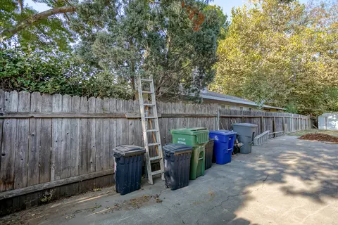 2950 Sporting Ct, Redding, CA 96001 photo 33