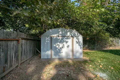 2950 Sporting Ct, Redding, CA 96001 photo 32
