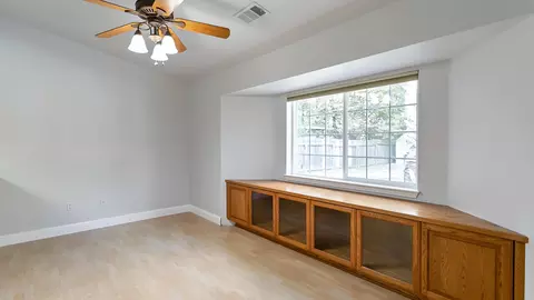2950 Sporting Ct, Redding, CA 96001 photo 9