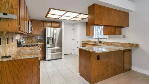 2950 Sporting Ct, Redding, CA 96001 photo 17