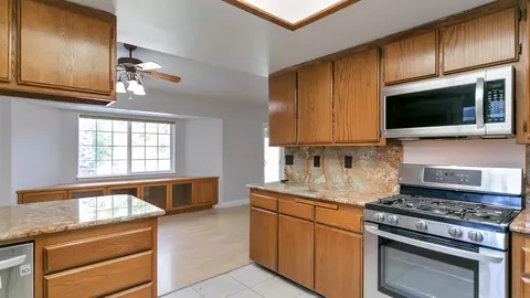 2950 Sporting Ct, Redding, CA 96001 photo 15