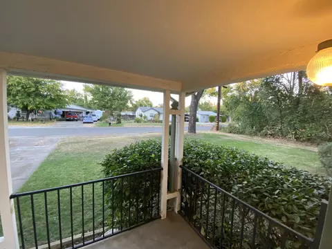 2381 Sacramento Dr, Redding, CA 96001 photo 6