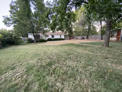 2381 Sacramento Dr, Redding, CA 96001 photo 3