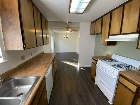 2517 Rosebud Ln, Redding, CA 96002 photo 2