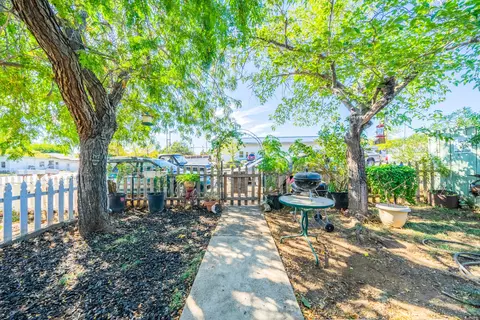 1745 Pleasant St, Redding, CA 96001 photo 4