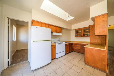 1745 Pleasant St, Redding, CA 96001 photo 12