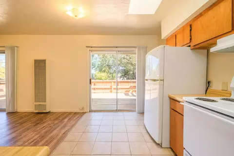 1745 Pleasant St, Redding, CA 96001 photo 10