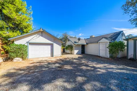 1745 Pleasant St, Redding, CA 96001 photo 8