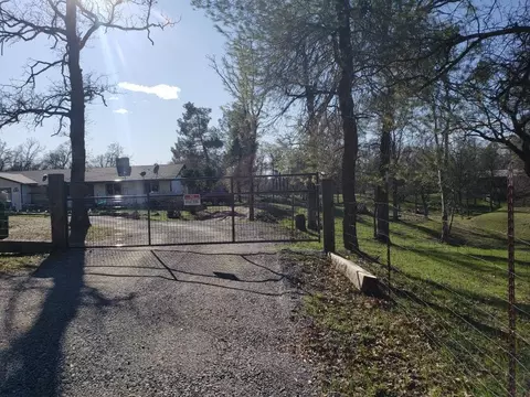11700 Milton Park Ln, Redding, CA 96003 photo 3