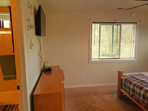 11700 Milton Park Ln, Redding, CA 96003 photo 38
