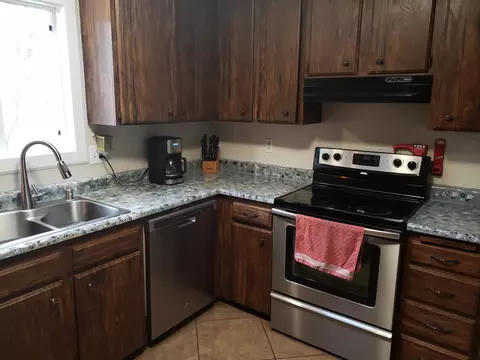11700 Milton Park Ln, Redding, CA 96003 photo 21