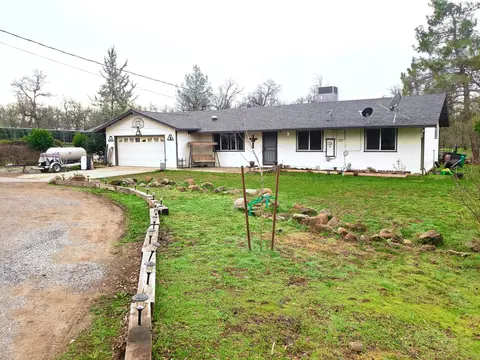 11700 Milton Park Ln, Redding, CA 96003 photo 1