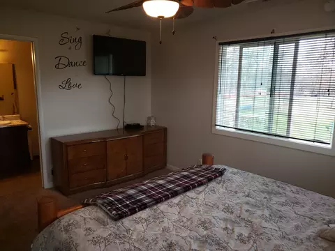 11700 Milton Park Ln, Redding, CA 96003 photo 49