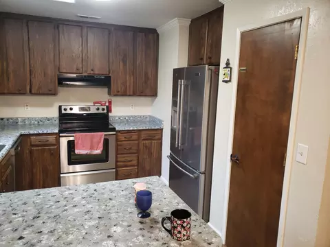 11700 Milton Park Ln, Redding, CA 96003 photo 17