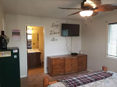 11700 Milton Park Ln, Redding, CA 96003 photo 47