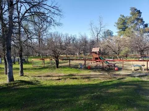 11700 Milton Park Ln, Redding, CA 96003 photo 26
