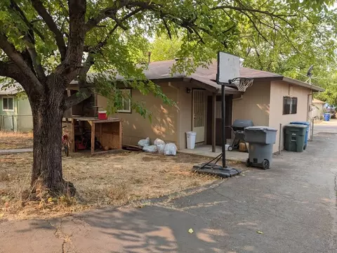 2561 Irwin Rd, Redding, CA 96002 photo 3
