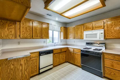 528 Monet Walk, Redding, CA 96001 photo 6