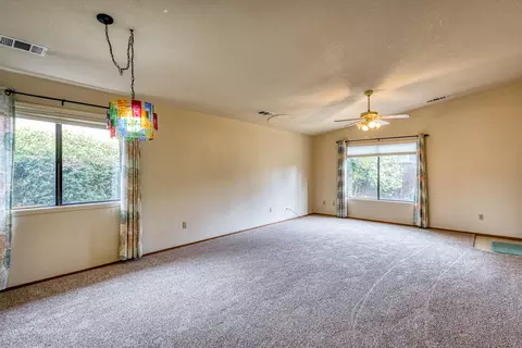 528 Monet Walk, Redding, CA 96001 photo 3