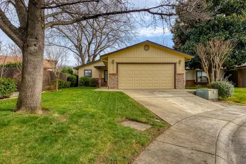 528 Monet Walk, Redding, CA 96001 photo 1