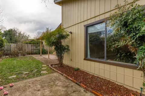 528 Monet Walk, Redding, CA 96001 photo 14
