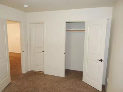 1067 A B California St, Redding, CA 96001 photo 47