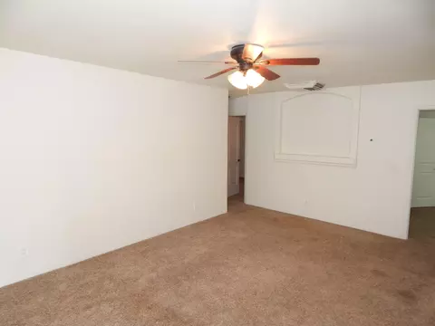 1067 A B California St, Redding, CA 96001 photo 37