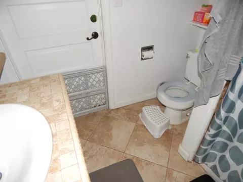 1067 A B California St, Redding, CA 96001 photo 31