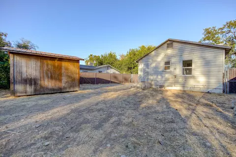 2756 Henderson Rd, Redding, CA 96002 photo 13