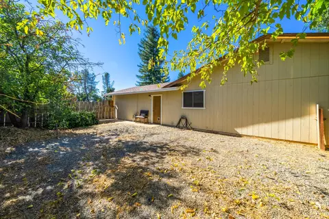 932 Oakmont Dr, Redding, CA 96003 photo 18