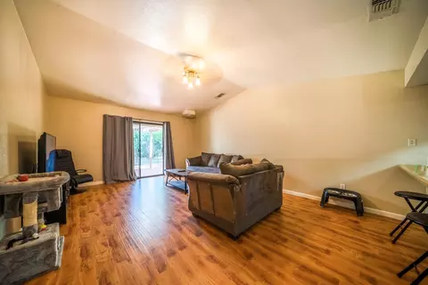 932 Oakmont Dr, Redding, CA 96003 photo 3