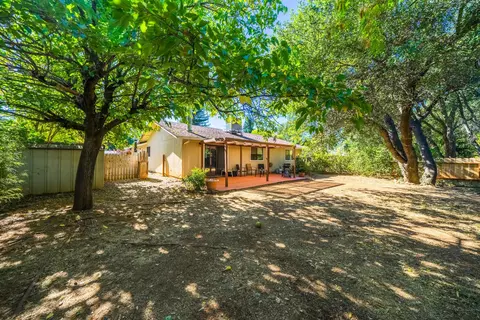 932 Oakmont Dr, Redding, CA 96003 photo 17